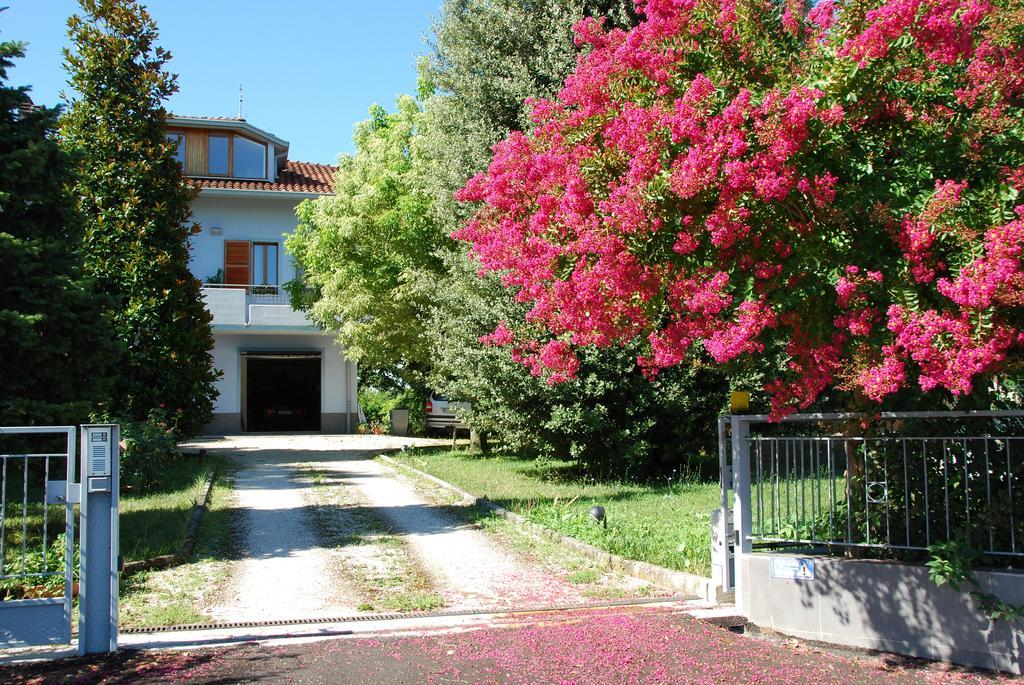 Bianco Nuvola Bed & Breakfast Montecchio  Exterior foto